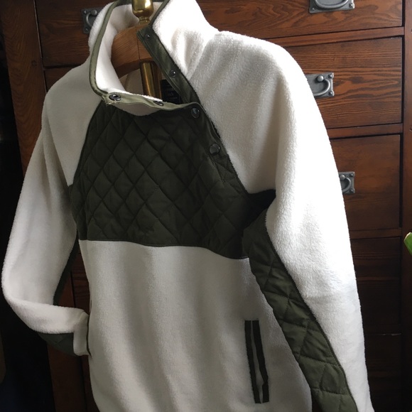 Abercrombie & Fitch Asymmetrical Snap up fleece-Sm - Picture 3 of 6